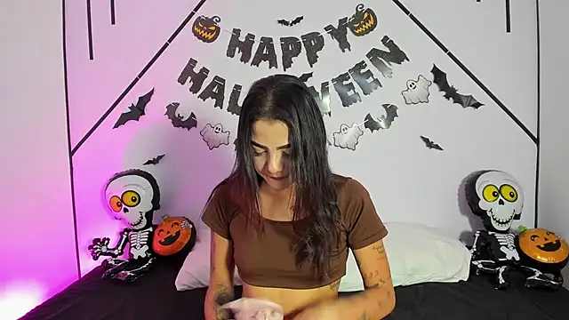 Snapshot of MiahCornell_ chatting on 1, 11, 2025 MiahCornell online show from 1, 11, 2025