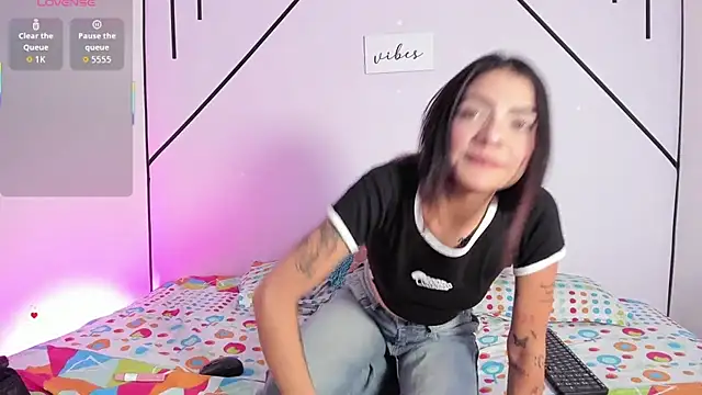 Snapshot of MiahCornell_ chatting on 5, 12, 2025 MiahCornell online show from 5, 12, 2025