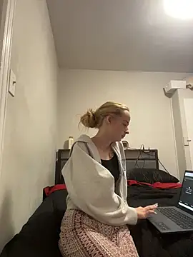 SeccySerena online show from 25, 2, 2026