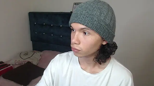 Snapshot of Xoxo_Smiles chatting on 18, 10, 2025 Xoxo Smiles online show from 18, 10, 2025