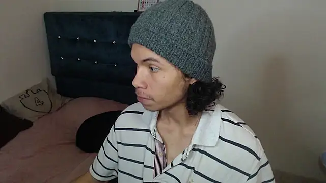 Snapshot of Xoxo_Smiles chatting on 28, 10, 2025 Xoxo Smiles online show from 28, 10, 2025