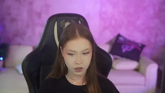 Snapshot of Esmie_Smile chatting on 10, 1, 2026 Esmie Smile online show from 10, 1, 2026