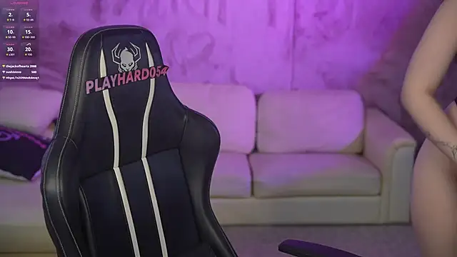 Snapshot of Esmie_Smile chatting on 13, 2, 2026 Esmie Smile online show from 13, 2, 2026