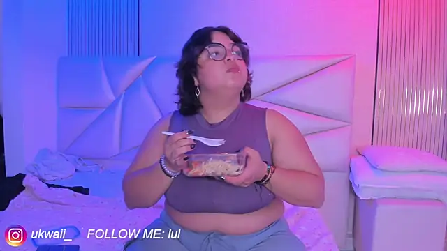 lulukawai16 online show from 15, 4, 2026