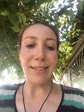 HellaryTourent online show from 10, 9, 2025