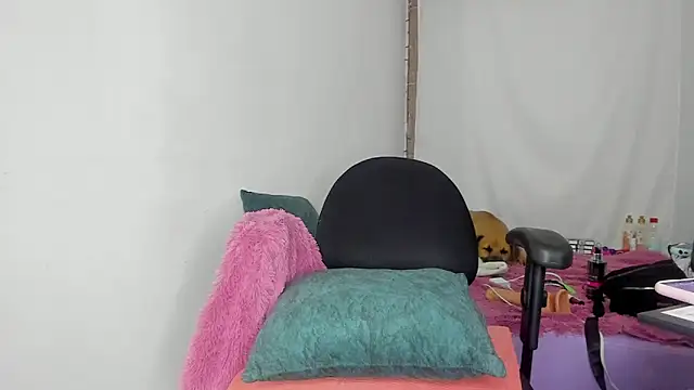 Sandy-13 online show from 15, 2, 2026