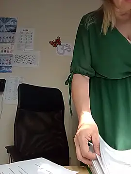 Ami Foxy online show from 4, 8, 2026