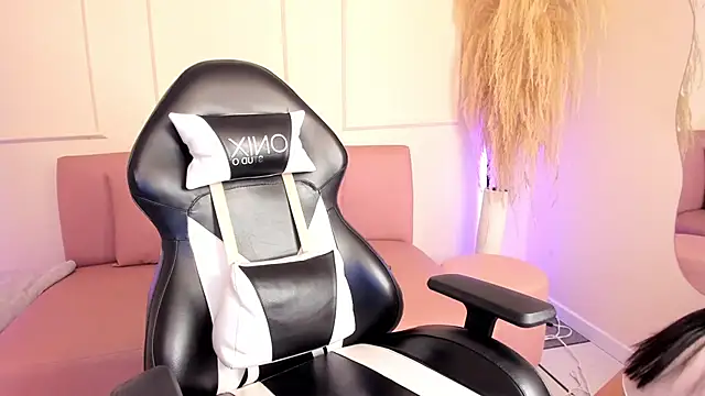 Snapshot of Lilily_lv chatting on 16, 9, 2025 Lilily lv online show from 16, 9, 2025