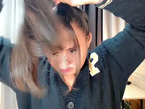 Snapshot of ursexy_ceciliaxx chatting on 11, 9, 2025 ursexy ceciliaxx online show from 11, 9, 2025