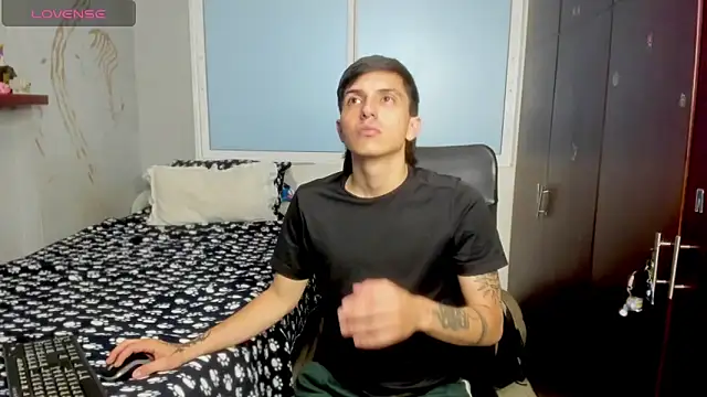 Snapshot of Noxx_starkK chatting on 22, 11, 2025 Noxx starkK online show from 22, 11, 2025