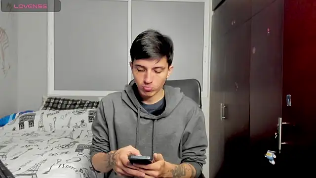 Snapshot of Noxx_starkK chatting on 29, 11, 2025 Noxx starkK online show from 29, 11, 2025