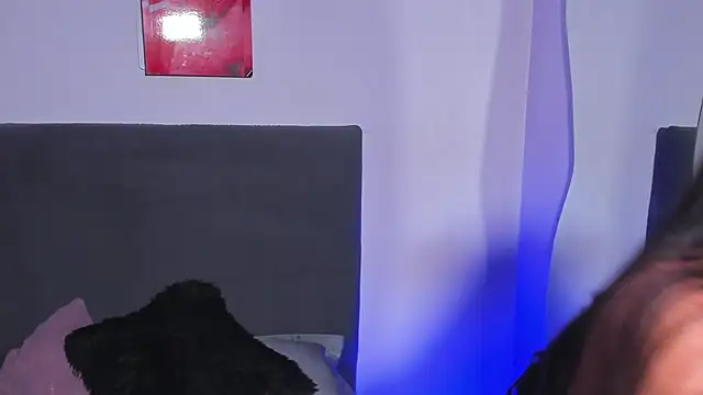 saramikaelson online show from 10, 4, 2026