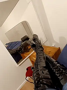 Teafeet online show from 3, 2, 2026