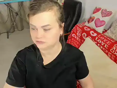 Snapshot of MildMature chatting on 2, 12, 2024 MildMature online show from 2, 12, 2024