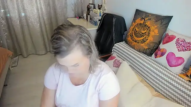 Snapshot of MildMature chatting on 25, 9, 2025 MildMature online show from 25, 9, 2025