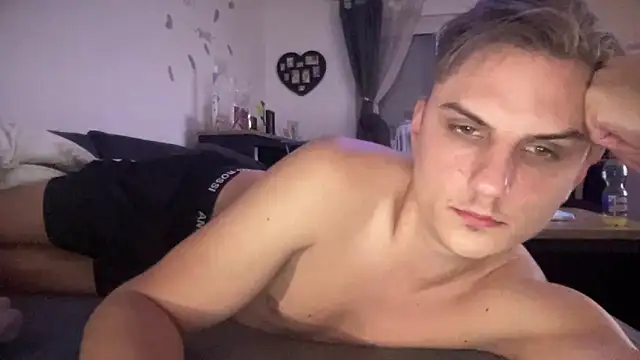 Snapshot of Sweetbooy90 chatting on 14, 10, 2025 Sweetbooy90 online show from 14, 10, 2025