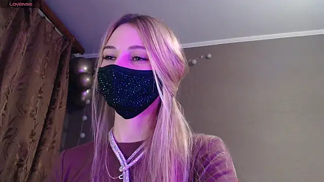 Snapshot of Iris_lave chatting on 5, 11, 2025 Iris lave online show from 5, 11, 2025