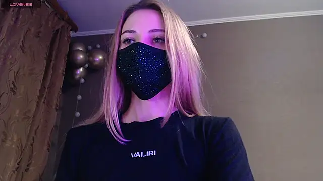 Snapshot of Iris_lave chatting on 11, 11, 2025 Iris lave online show from 11, 11, 2025