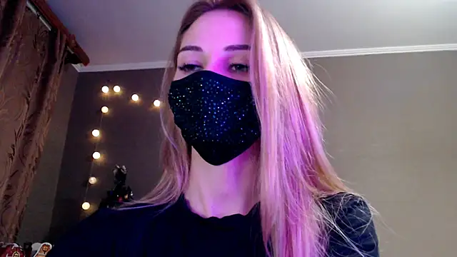 Snapshot of Iris_lave chatting on 19, 12, 2025 Iris lave online show from 19, 12, 2025