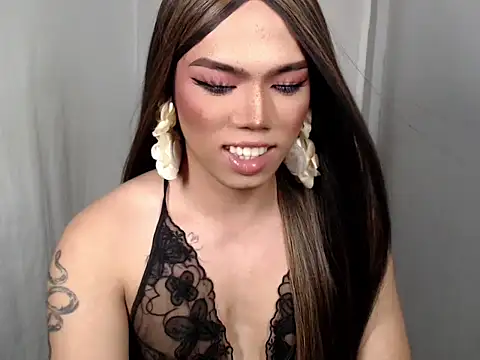 Snapshot of Queen_alena chatting on 8, 10, 2025 Queen alena online show from 8, 10, 2025