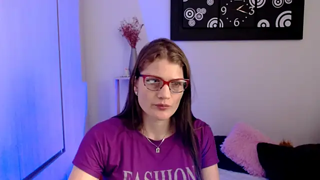 Camila-ventura online show from 4, 2, 2026