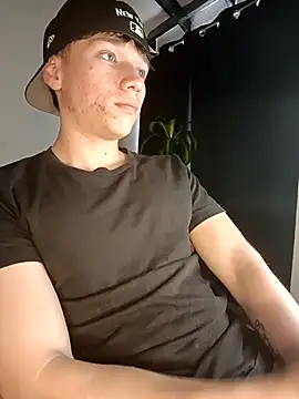 Snapshot of Logan_sixxer chatting on 25, 9, 2025 Logan sixxer online show from 25, 9, 2025