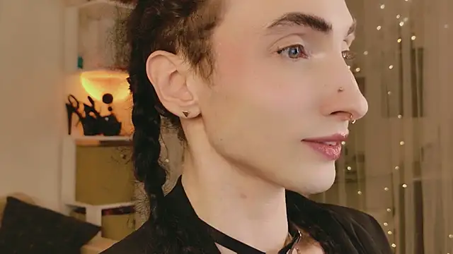 Queen of tease online show from 7, 3, 2026