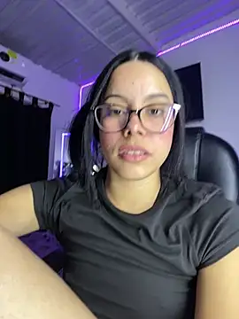 lesly cutee online show from 14, 4, 2026