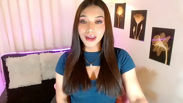 Snapshot of Ubanescka chatting on 13, 12, 2025 Ubanescka online show from 13, 12, 2025