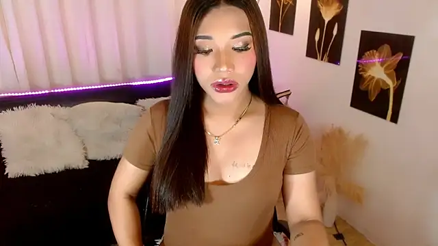 Snapshot of Ubanescka chatting on 14, 12, 2025 Ubanescka online show from 14, 12, 2025