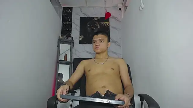 Snapshot of aly_n_sebas chatting on 18, 9, 2025 aly n sebas online show from 18, 9, 2025