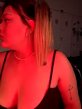 Dulceluz 420 online show from 17, 10, 2025