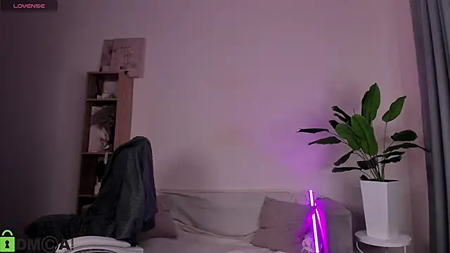 Kati Li online show from 13, 2, 2026