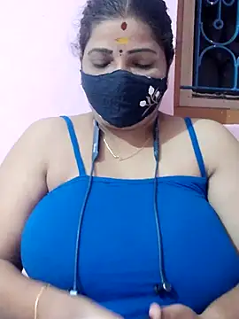 Snapshot of lathikaqueentamil chatting on 8, 9, 2025 lathikaqueentamil online show from 8, 9, 2025