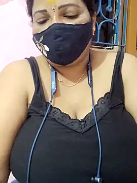 Snapshot of lathikaqueentamil chatting on 10, 9, 2025 lathikaqueentamil online show from 10, 9, 2025