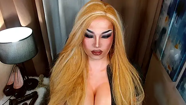 Snapshot of xmadisonmitressxx chatting on 9, 10, 2025 xmadisonmitressxx online show from 9, 10, 2025