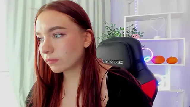 NoraHaynes online show from 21, 10, 2025