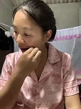 Snapshot of NhuFox chatting on 17, 9, 2025 NhuFox online show from 17, 9, 2025