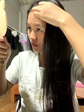 Snapshot of NhuFox chatting on 7, 10, 2025 NhuFox online show from 7, 10, 2025