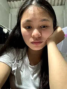 Snapshot of NhuFox chatting on 10, 10, 2025 NhuFox online show from 10, 10, 2025