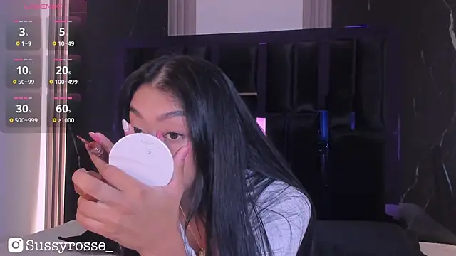 Snapshot of Sussyrosse_ chatting on 8, 9, 2025 Sussyrosse online show from 8, 9, 2025