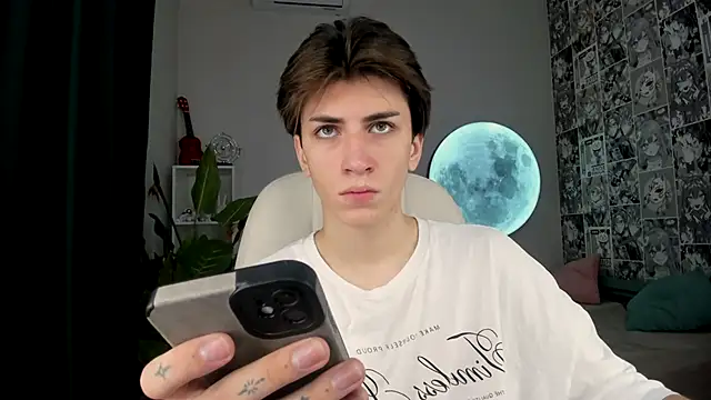 Snapshot of Oliver_Starboy chatting on 12, 9, 2025 Oliver Starboy online show from 12, 9, 2025