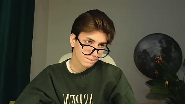 Snapshot of Oliver_Starboy chatting on 30, 9, 2025 Oliver Starboy online show from 30, 9, 2025
