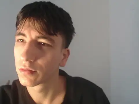 Snapshot of younewmaster chatting on 17, 10, 2025 younewmaster online show from 17, 10, 2025