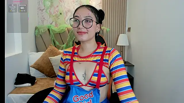 Snapshot of Yuna__Min chatting on 17, 10, 2025 Yuna  Min online show from 17, 10, 2025