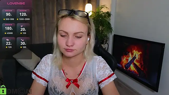 Snapshot of Cameronlovely_ chatting on 18, 10, 2025 Cameronlovely online show from 18, 10, 2025