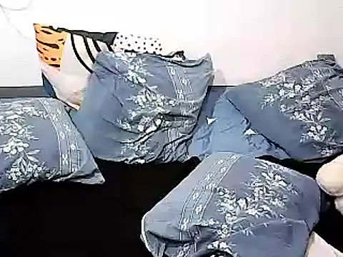xxhottinybabe online show from 8, 7, 2026