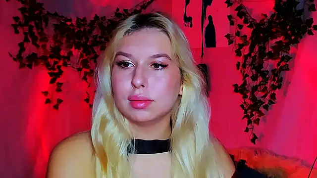 ChloeRicc online show from 24, 11, 2025