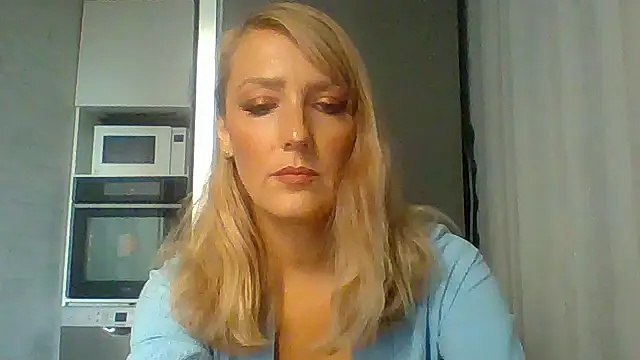 Snapshot of Vexxaa chatting on 1, 10, 2025 Vexxaa online show from 1, 10, 2025