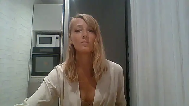 Snapshot of Vexxaa chatting on 10, 10, 2025 Vexxaa online show from 10, 10, 2025